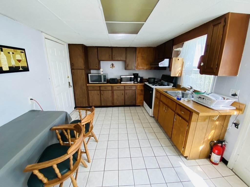 114 Broad St - Photo 1