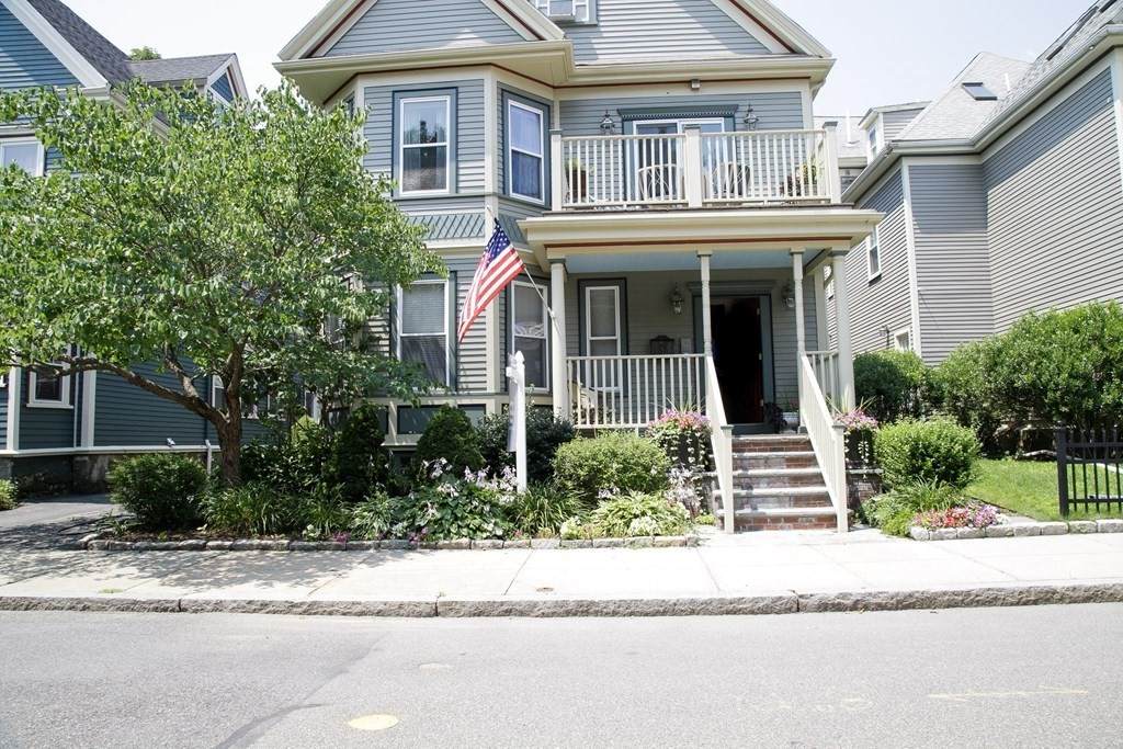 32 Sagamore St - Photo 1