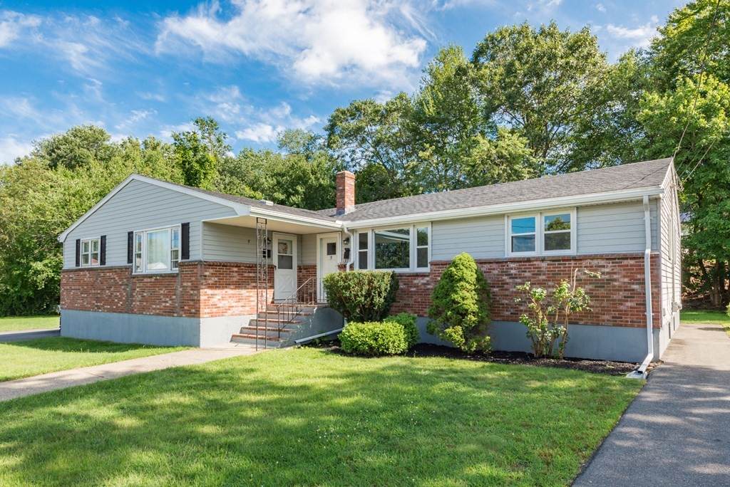 5 Kennedy Dr - Photo 1