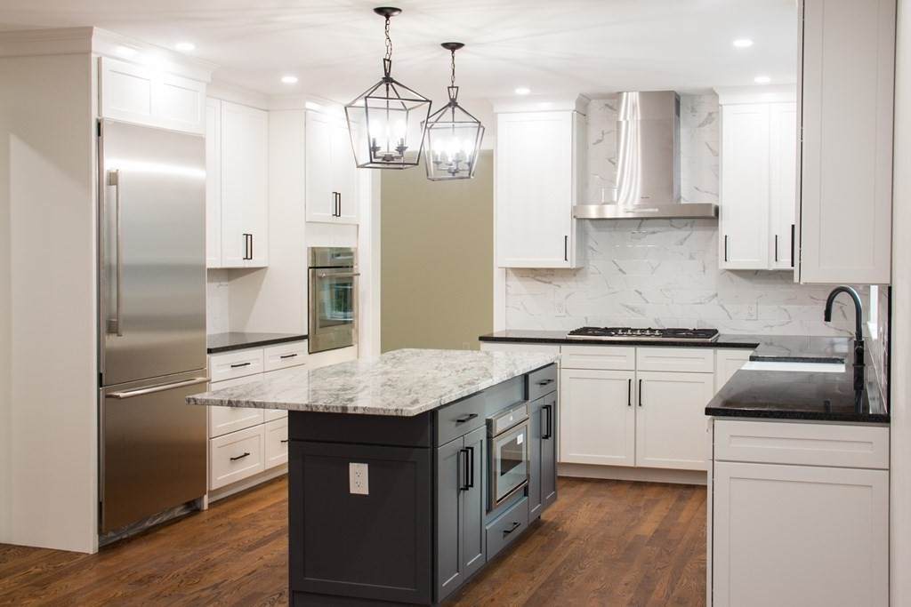 83 Hanover St - Photo 1