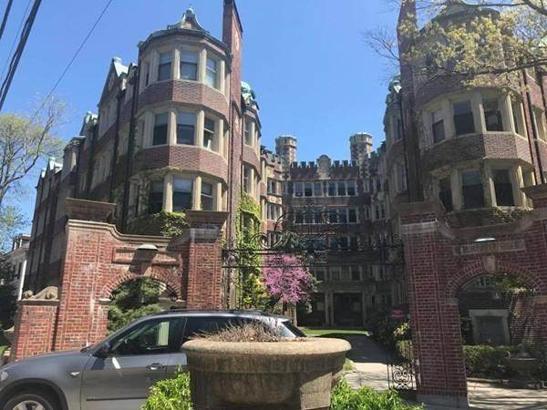 10 Dana St - Photo 1