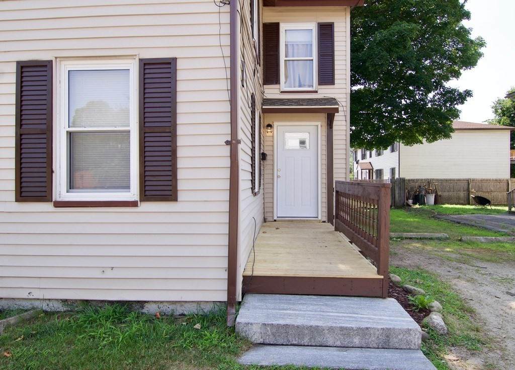 1061 Pleasant St - Photo 1