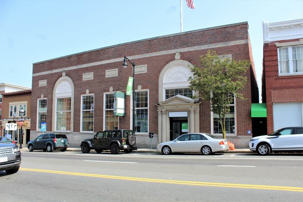 10 Main St - Photo 1