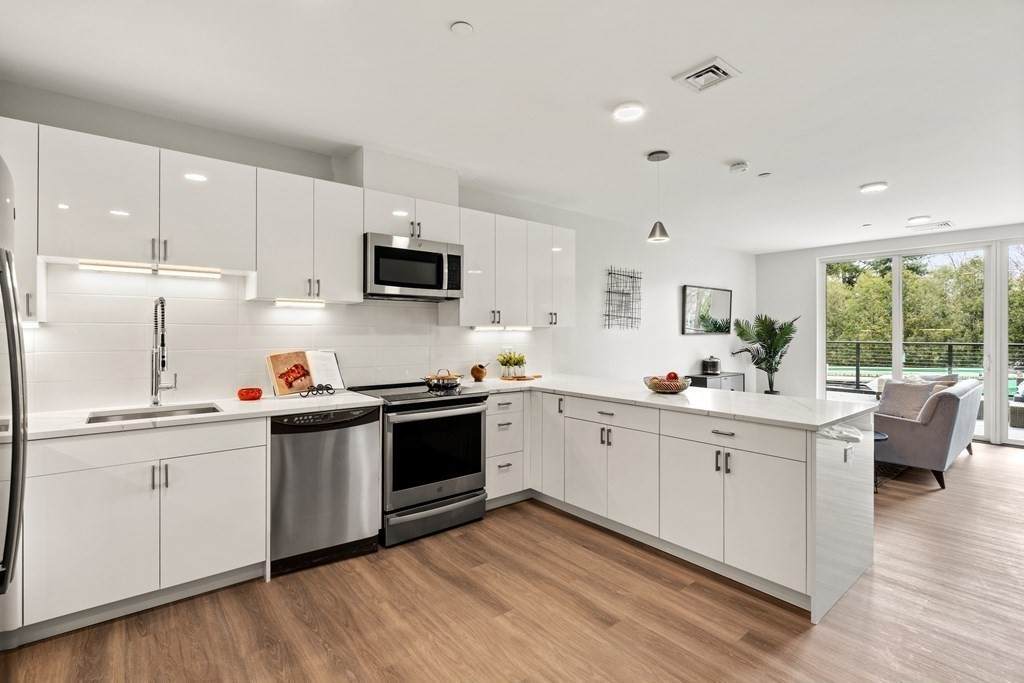 68 Los Angeles Street - Photo 1