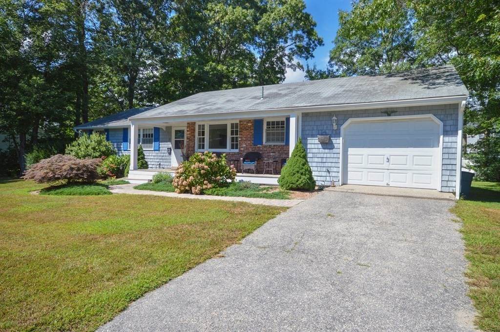 9 Half Moon Circle - Photo 1