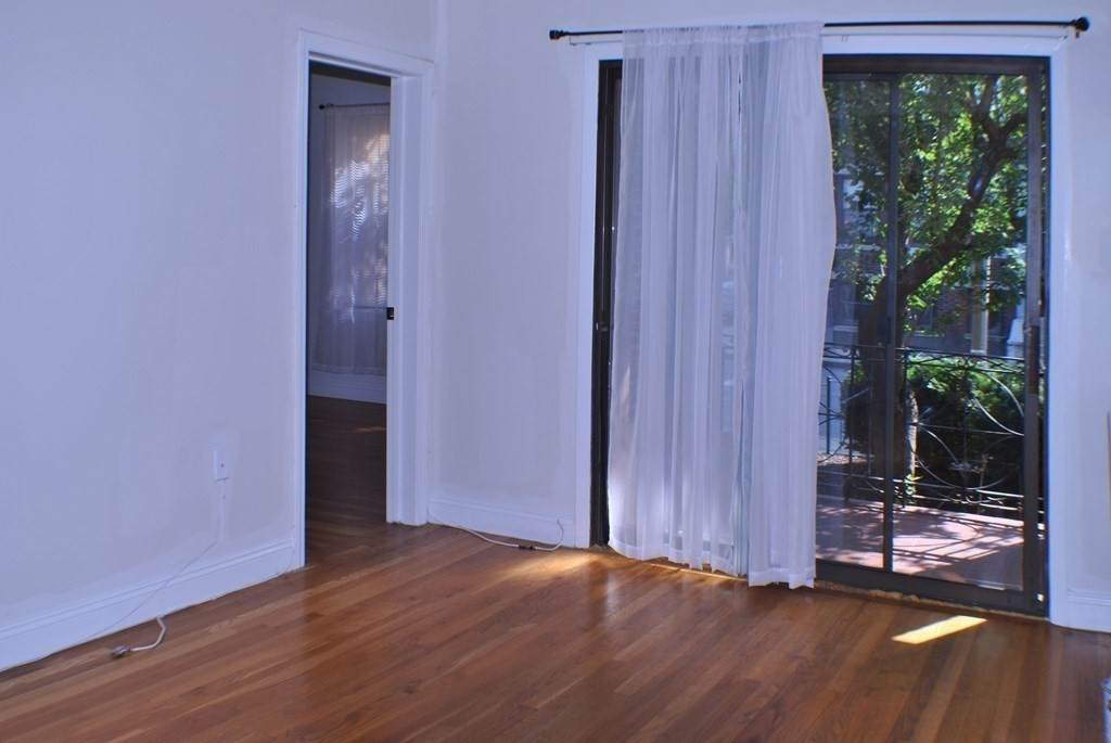 313 Summit Ave - Photo 1