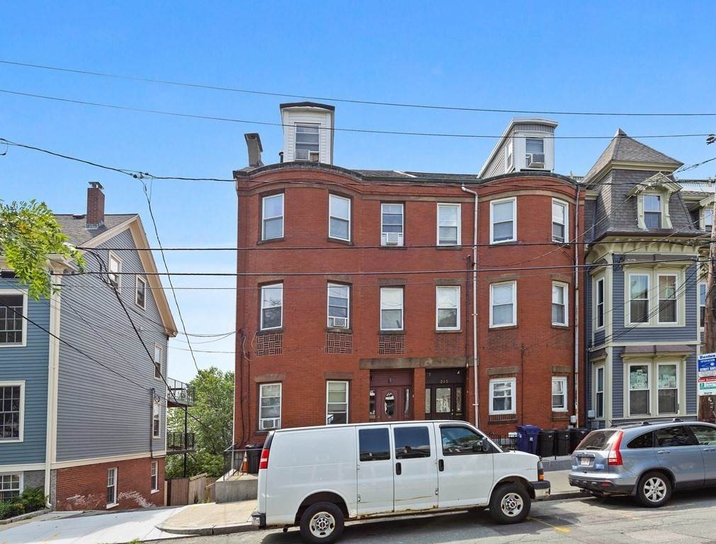 217 Webster St - Photo 1