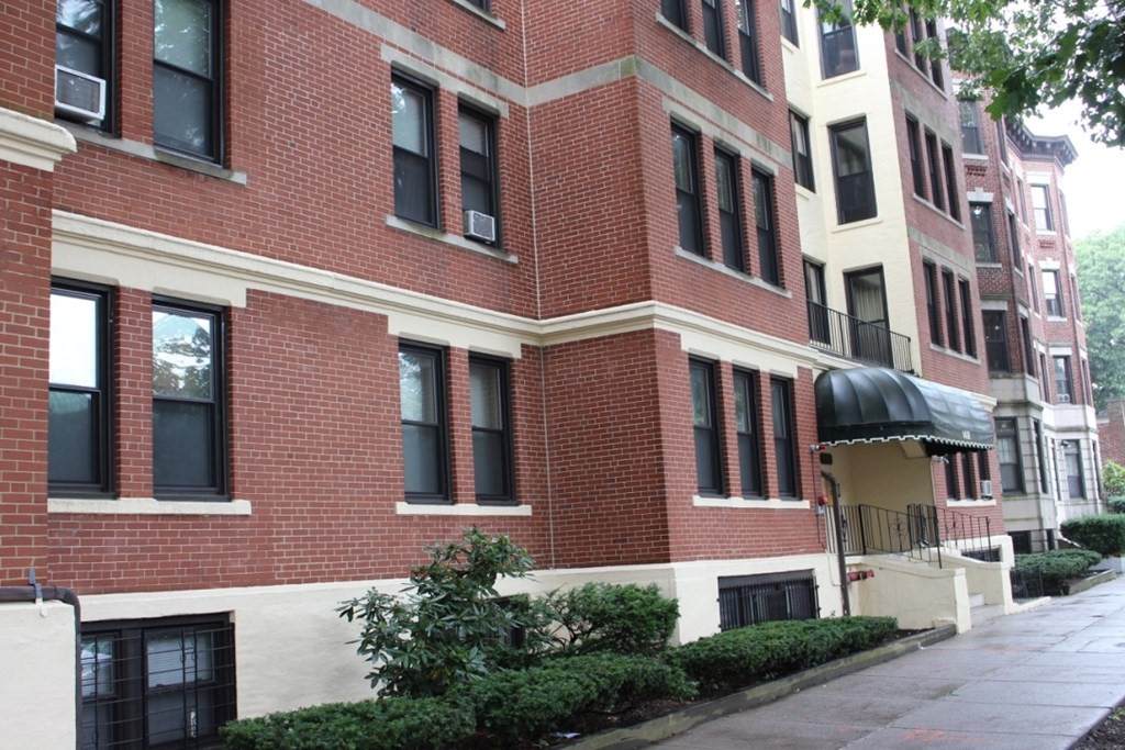 1408 Commonwealth Ave - Photo 1