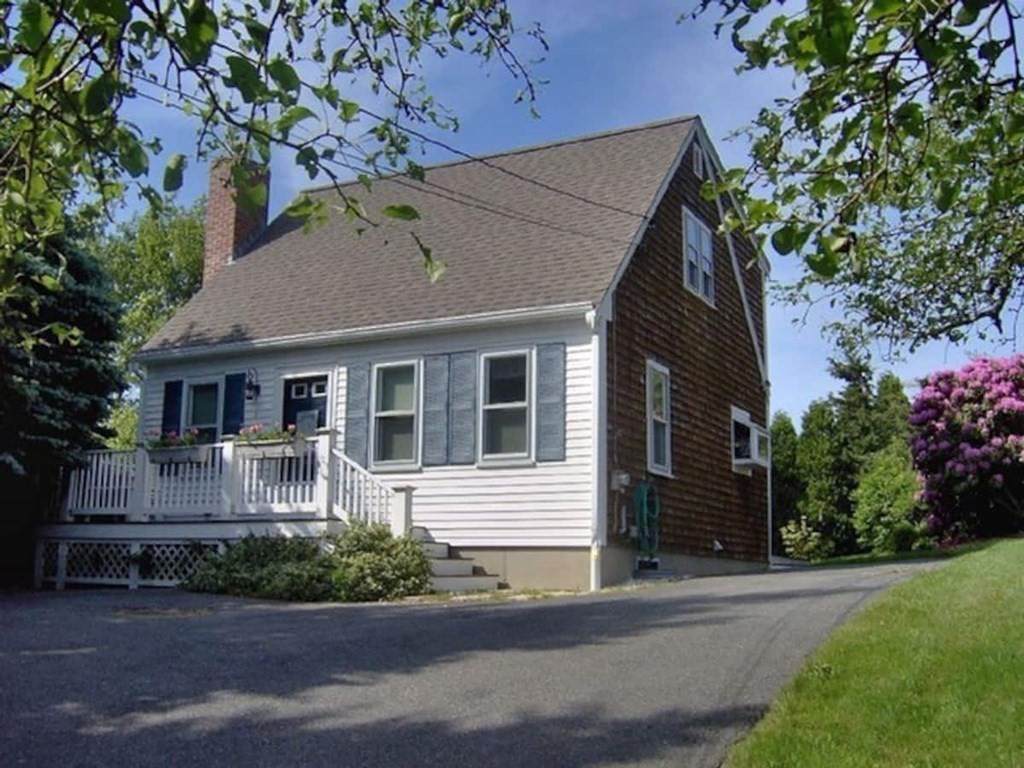 1 Dexter Avenue - Photo 1