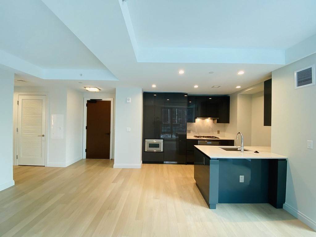 135 Seaport Blvd - Photo 1