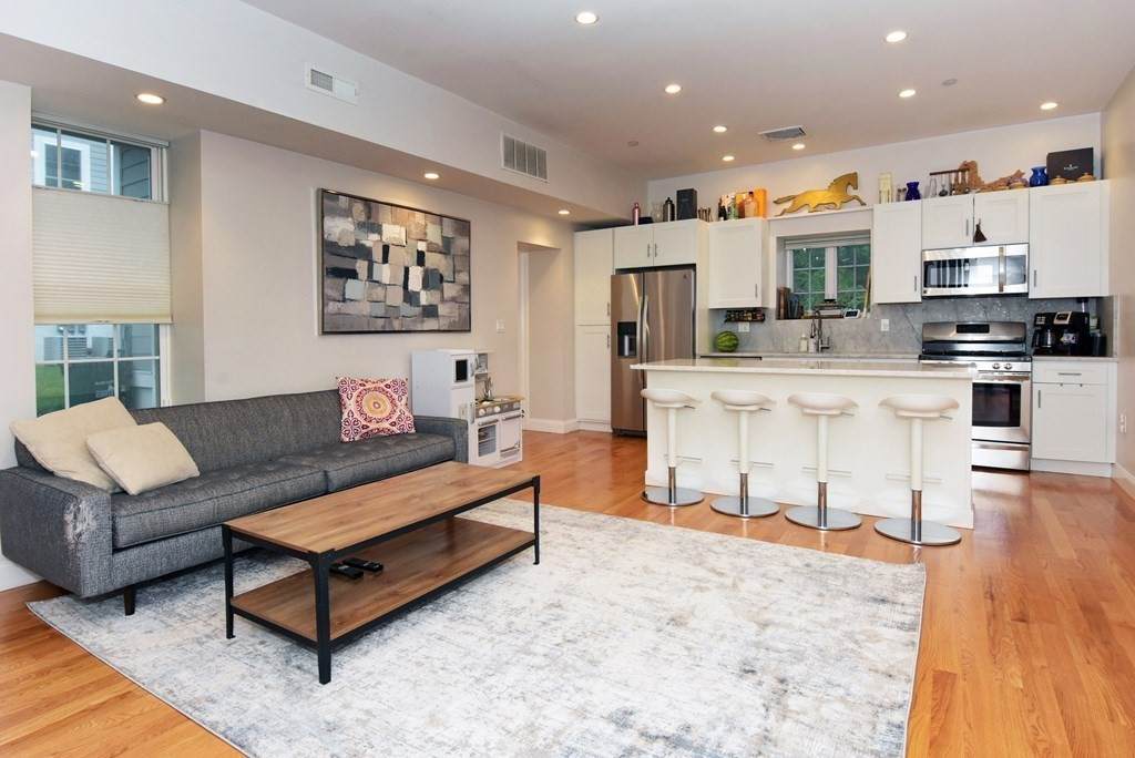 100 Webster St - Photo 1