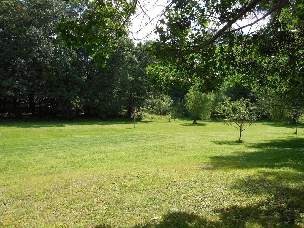 139 Middle Rd - Photo 1