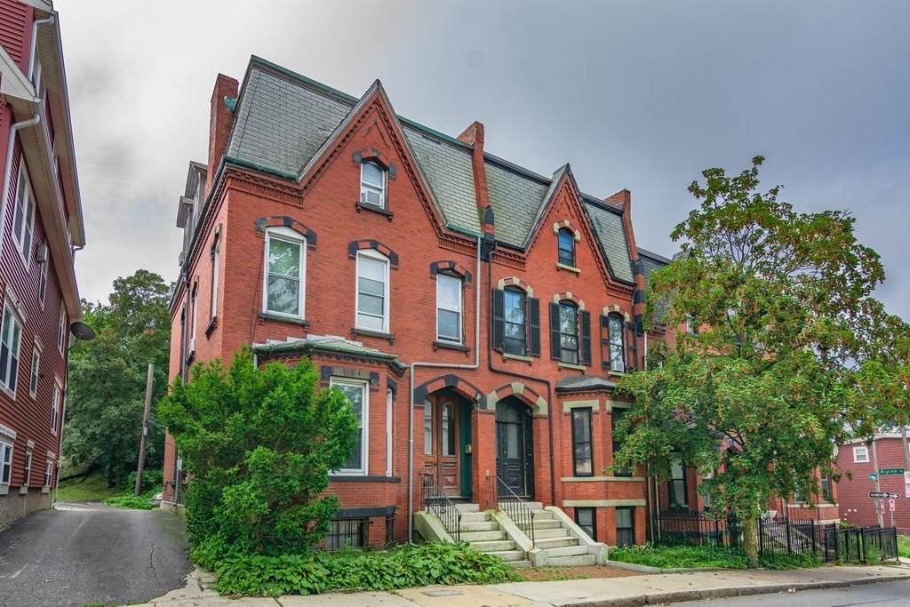 40 Saint James St - Photo 1