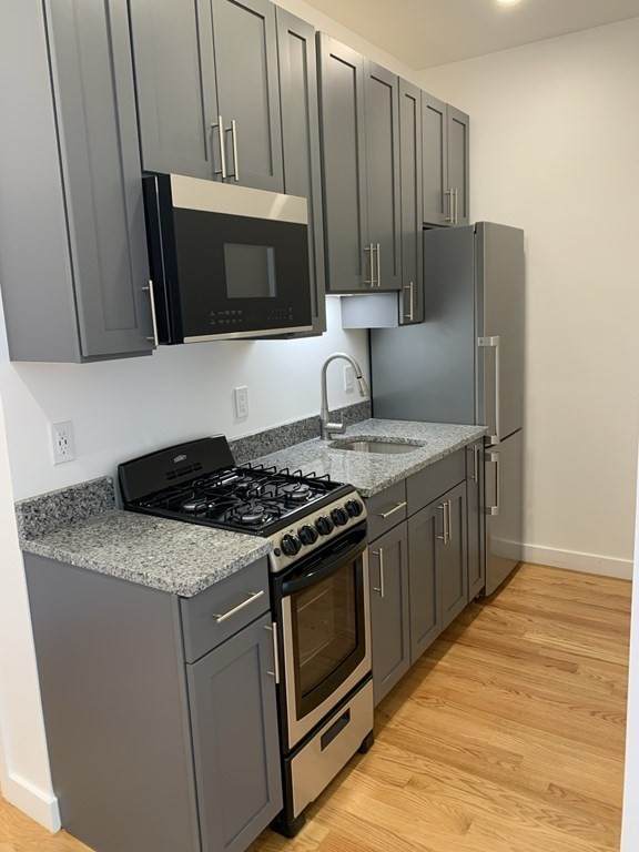 64 Market St - Photo 1