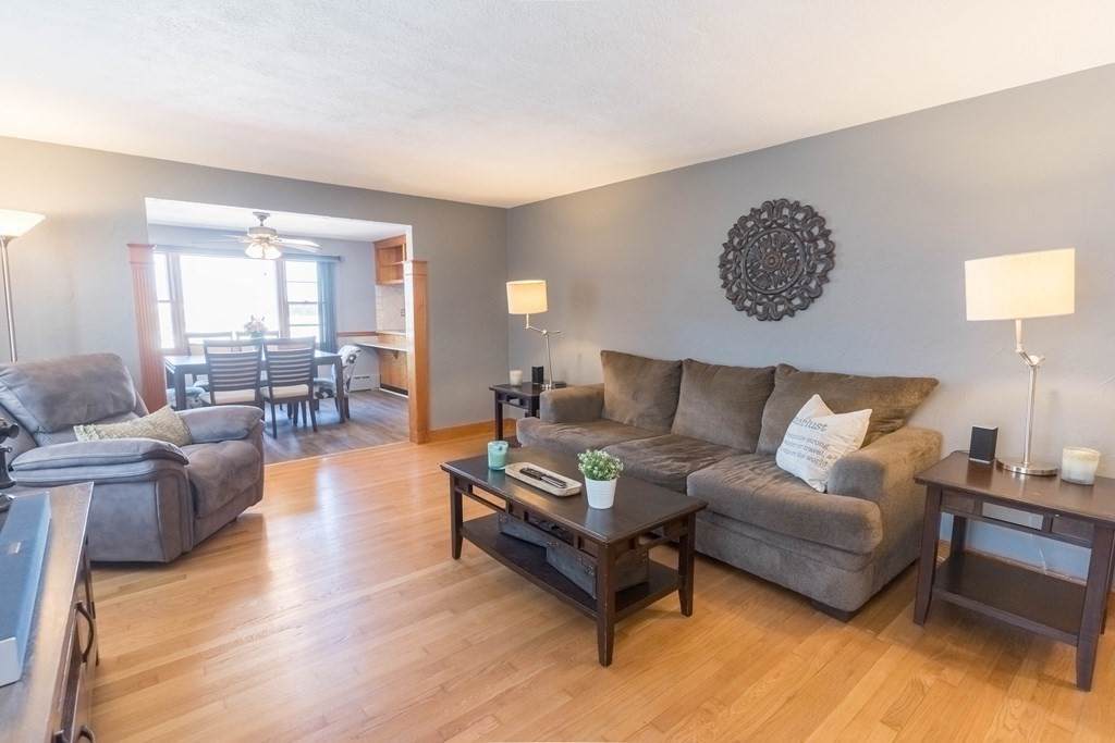 4 Willis Ave - Photo 1
