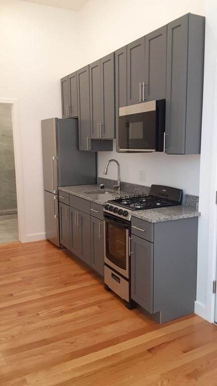 64 Market St - Photo 1