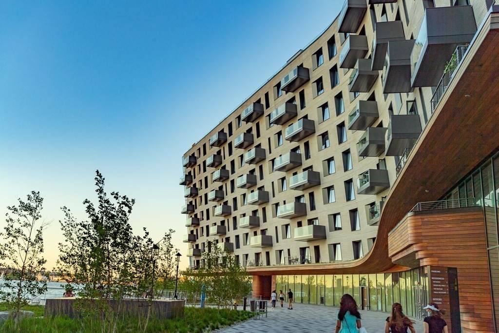 300 Pier Four Blvd - Photo 1
