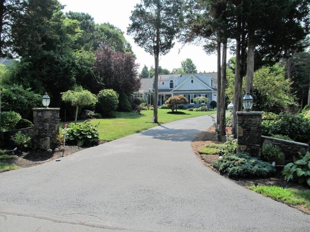 87 Colonial Way - Photo 1
