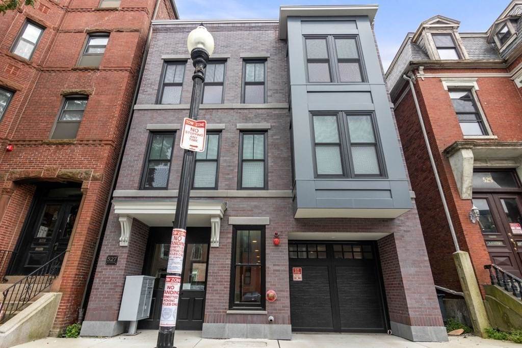 527 East Broadway - Photo 1