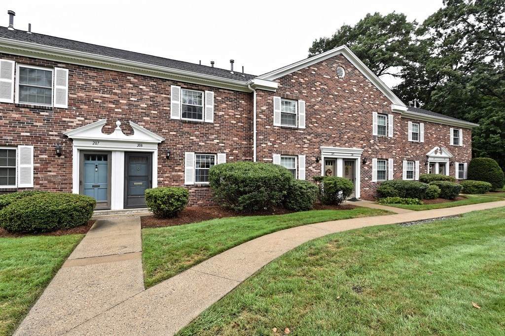 208 Windsor Drive - Photo 1