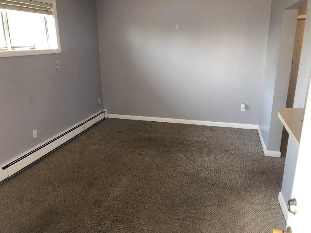 90 Newman St - Photo 1
