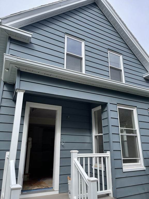 54 Webster St - Photo 1