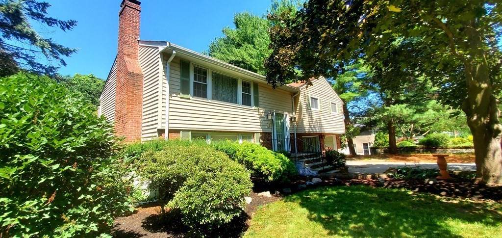 6 Lawrence Ln - Photo 1