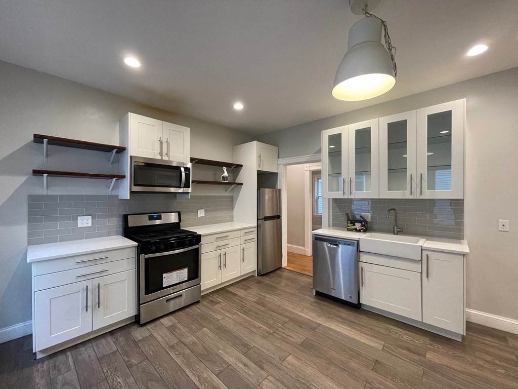 61 Wenham Street - Photo 1