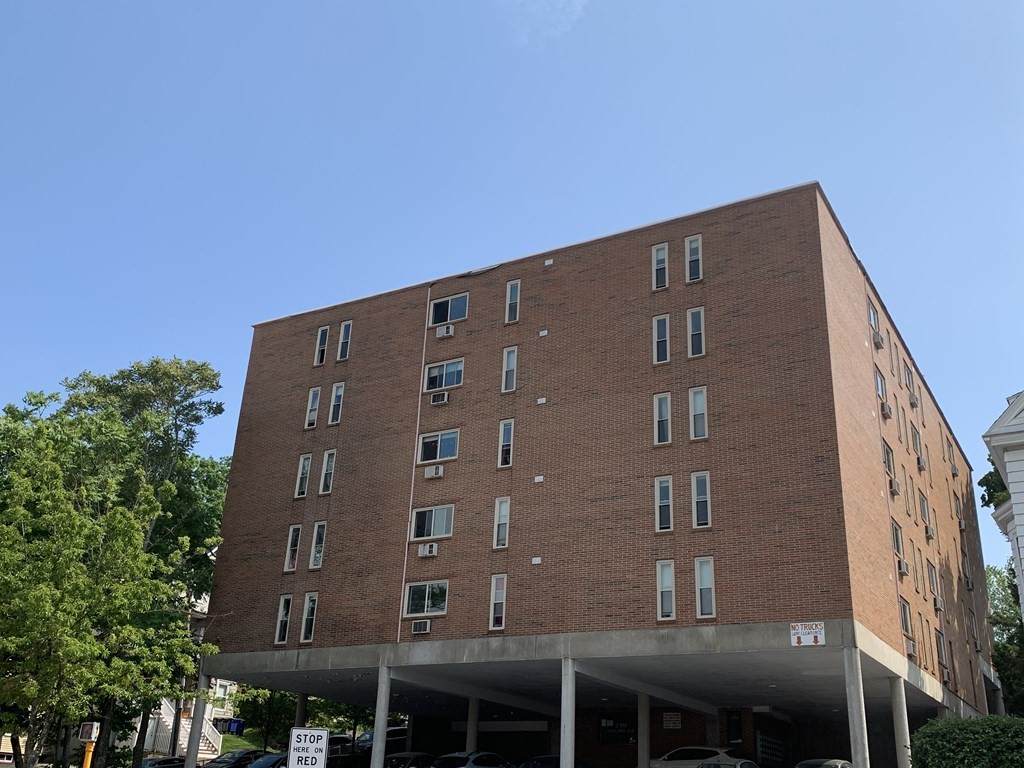 270 Highland Ave - Photo 1