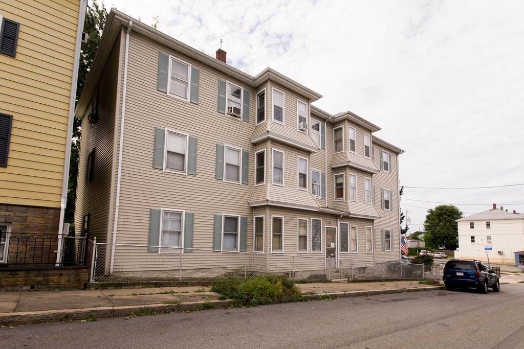 181 Division St - Photo 1