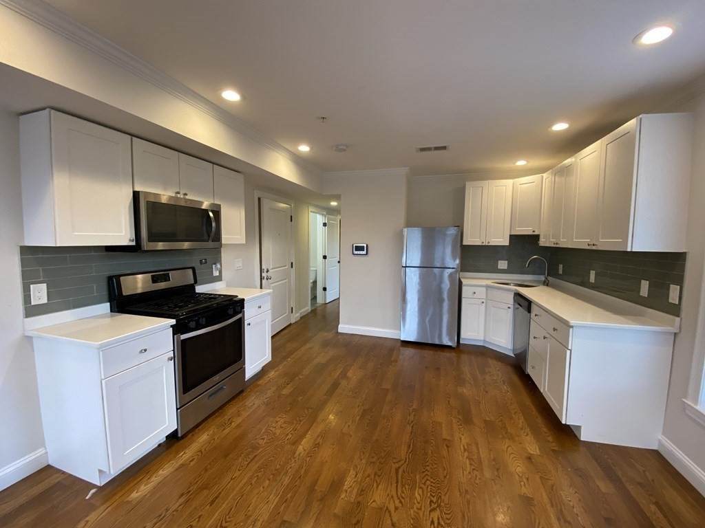2747 Washington Street - Photo 1