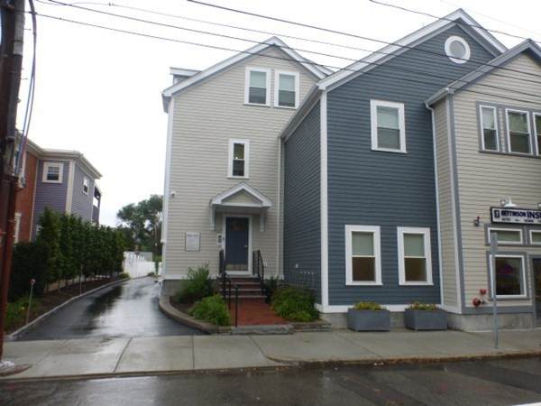 927 Massachusetts Ave - Photo 1