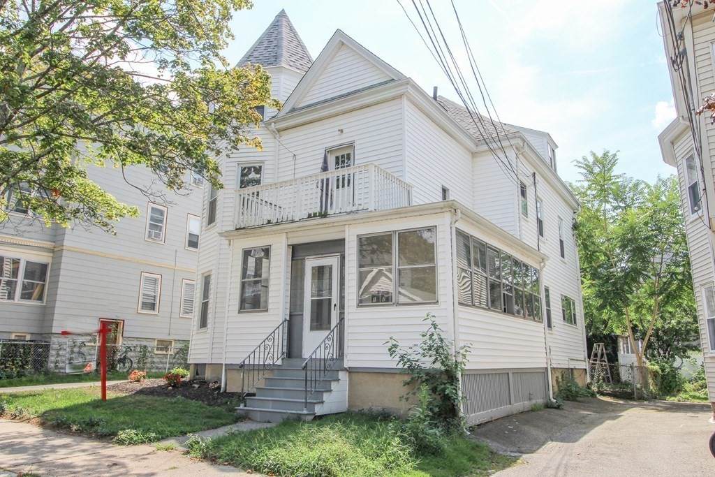 78 Raymond Ave - Photo 1