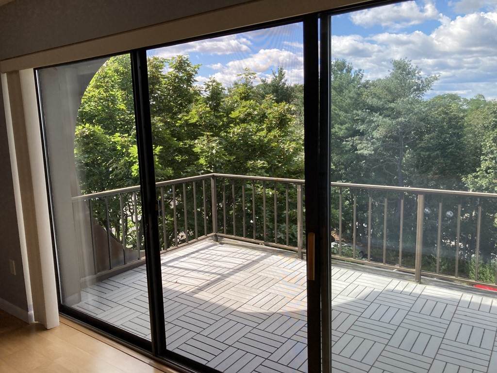 1008 Paradise Rd - Photo 1