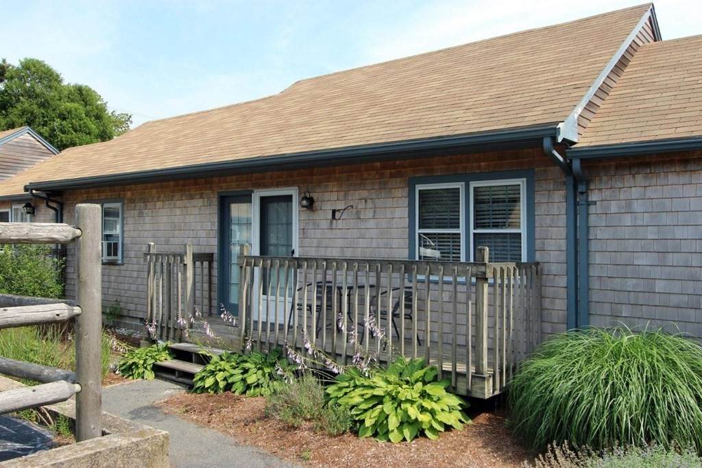 109 Seaview Ave - Photo 1