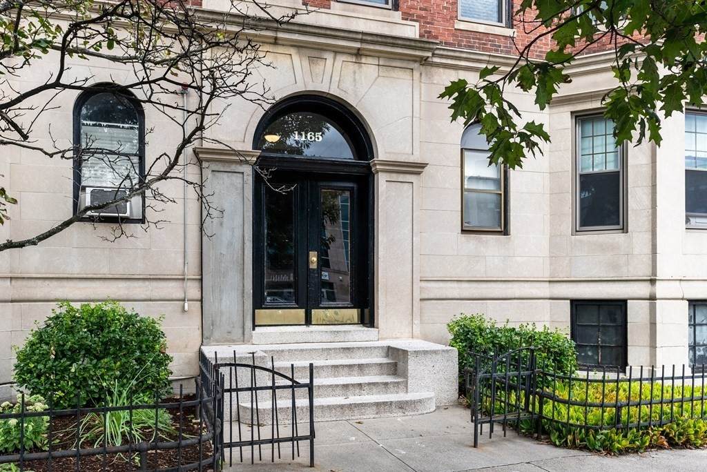 1165 Commonwealth Avenue - Photo 1