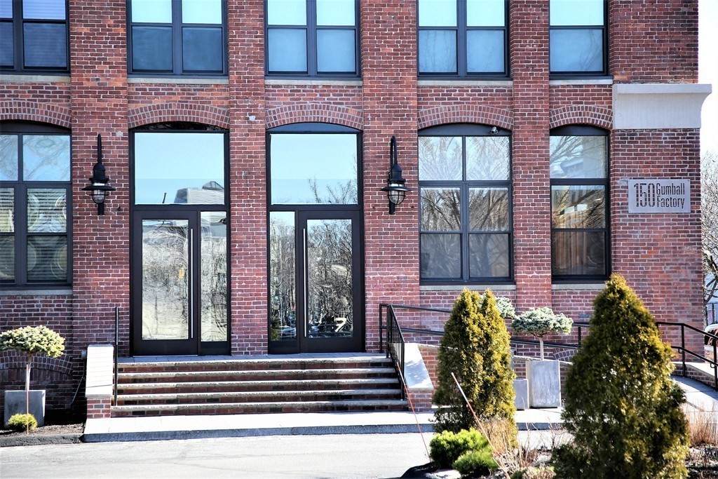 150 Orleans Street - Photo 1