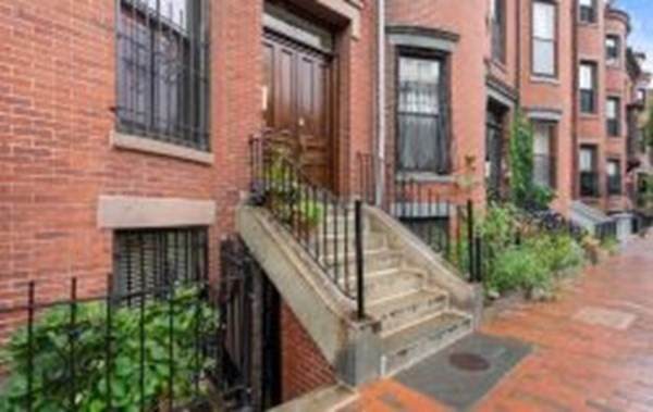 681 Massachusetts Ave - Photo 1