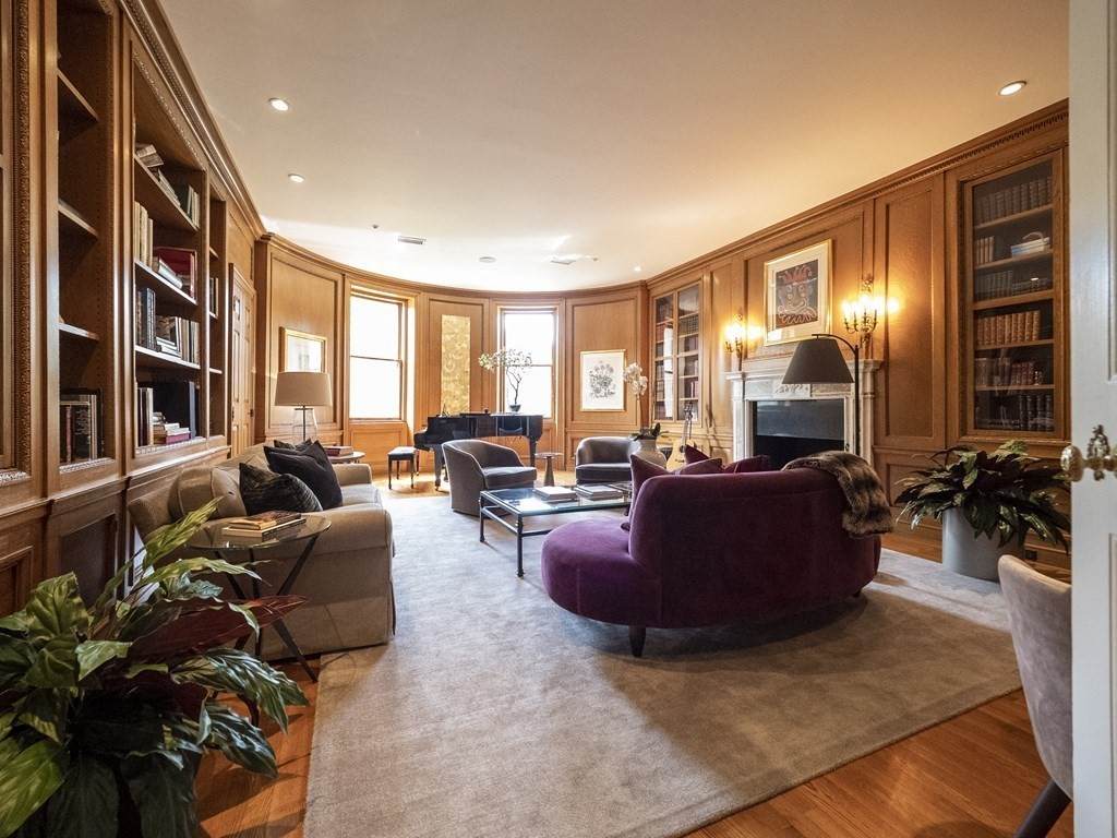 287 Commonwealth - Photo 1