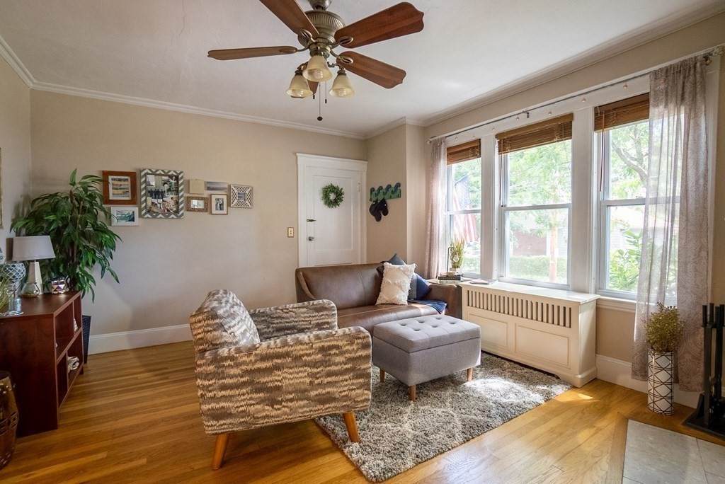 33 Lafayette Pl - Photo 1