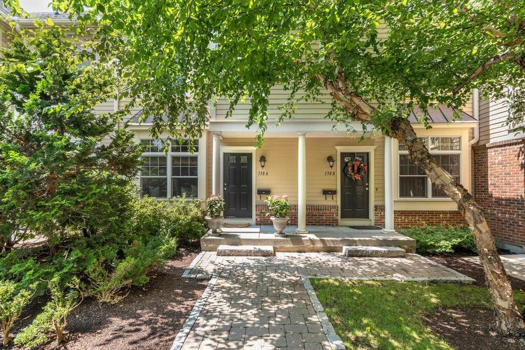 142 Bigelow St - Photo 1