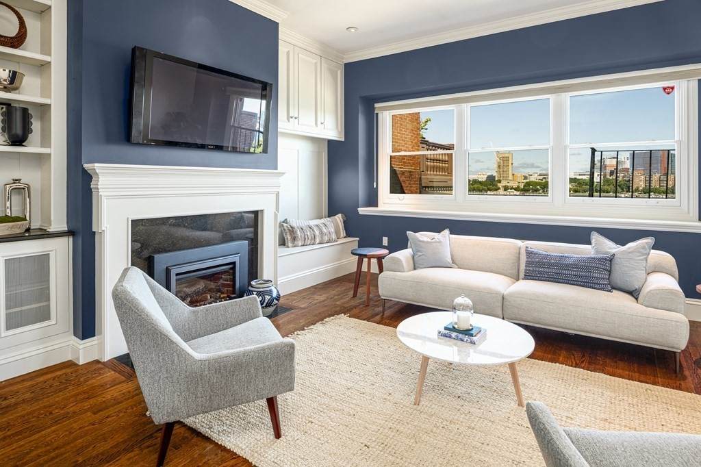 314 Beacon St - Photo 1