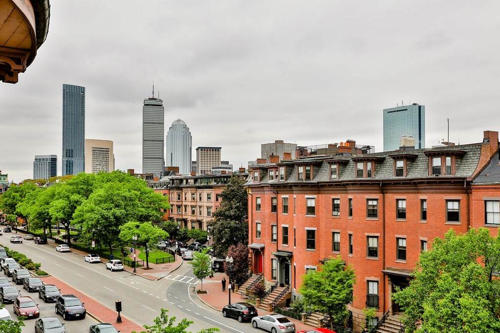583 Massachusetts Avenue - Photo 1