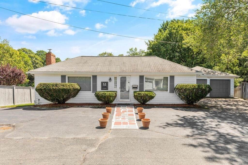 1346 South Street - Photo 1