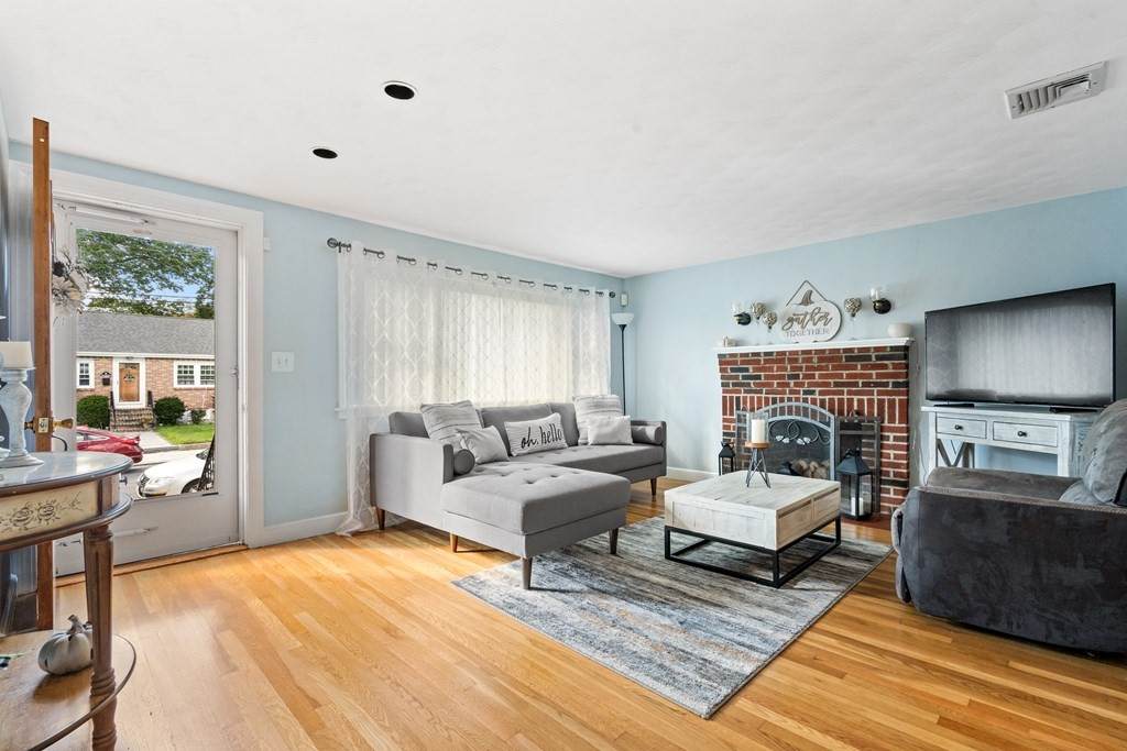 34 Meadowview Rd - Photo 1