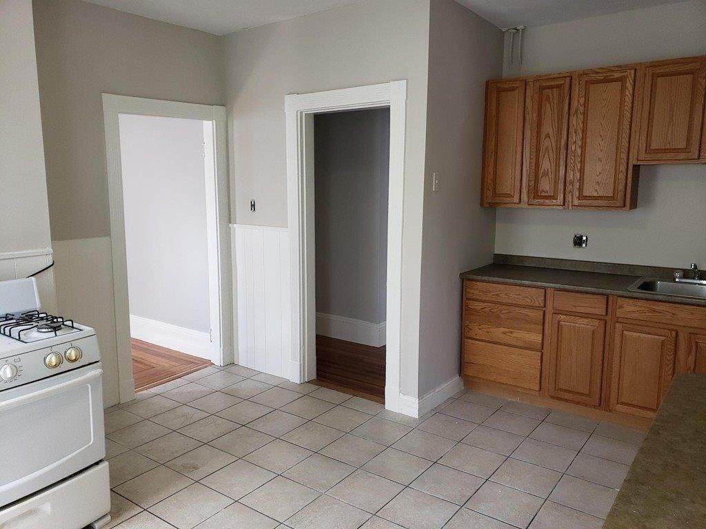 128 Train Street - Photo 1