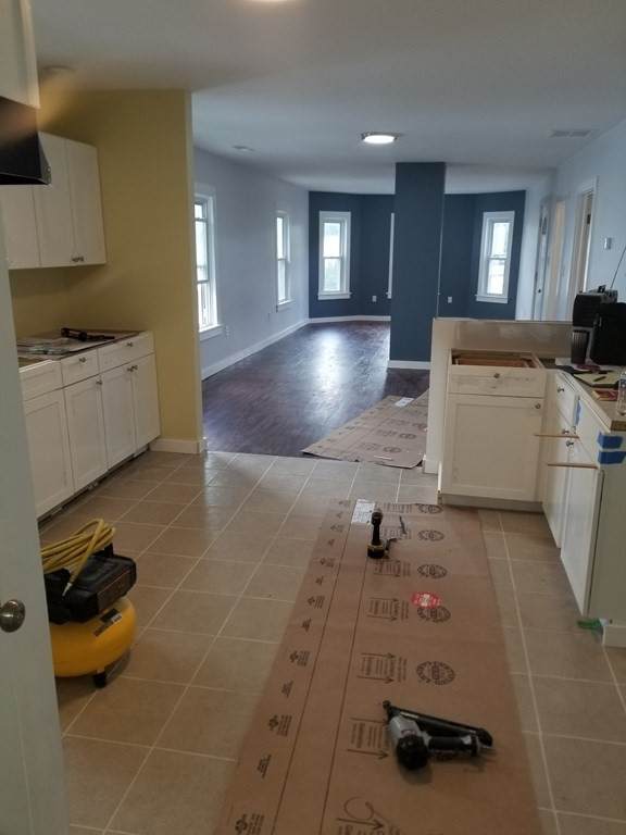 729 Main - Photo 1
