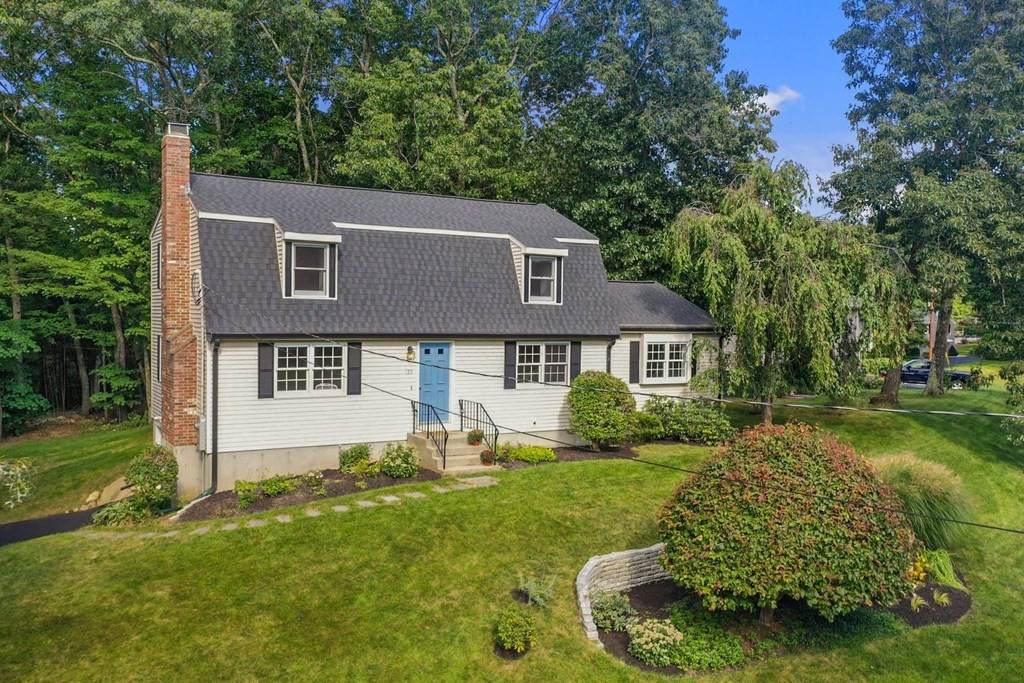 133 Theresa Cir - Photo 1