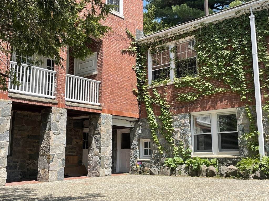 545 Chestnut Hill Ave - Photo 1
