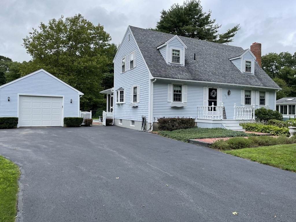 692 Winter St - Photo 1